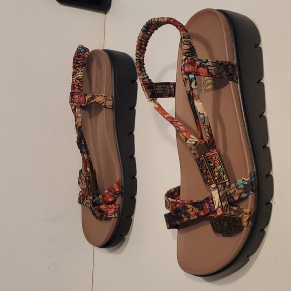 Alegria Roz Get Away Tan Floral Boho Sandal Size 8-8.5 NWOT'S - Picture 6 of 15